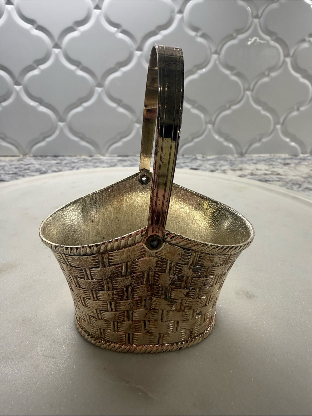 Vintage Woven Metal Mini Basket with Swing Handle – Gold/Brass Finish, Trinkets